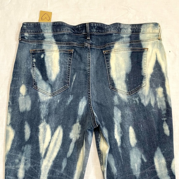Upcycled Raw Hem Reverse Dyed Jegging Jeans Size 22 - Picture 12 of 13